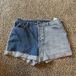 Hollister Two Tone High Rise Mom Shorts